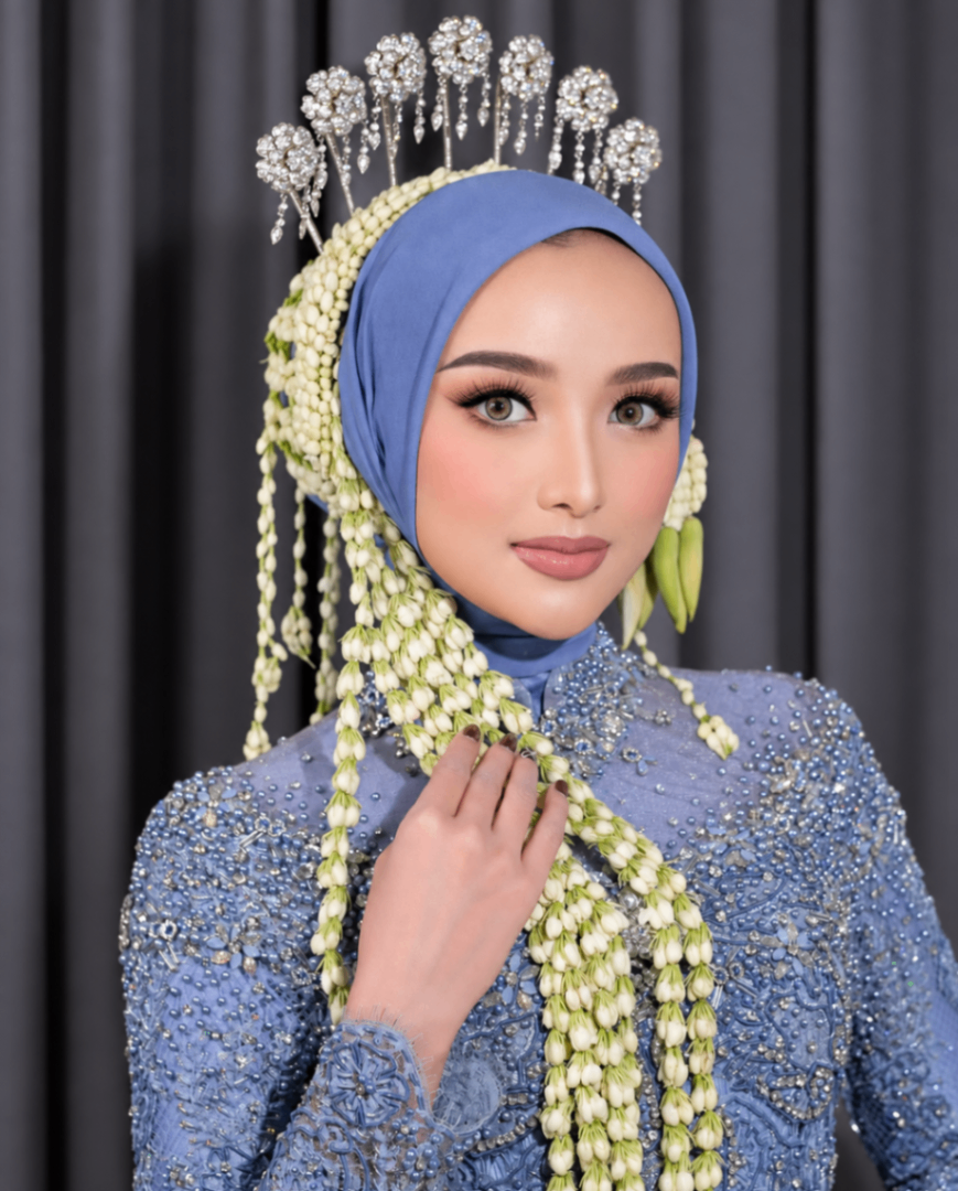 Make Up Artist MUA Wina Alhusna
